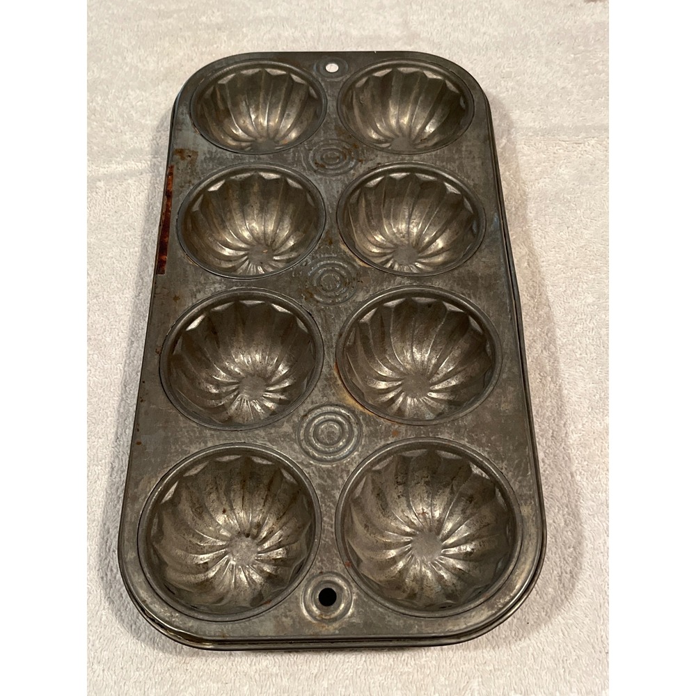 Vintage Tin 8 Cup Fluted Muffin Pan Scalloped Cupcake Tin Farmhouse Decor